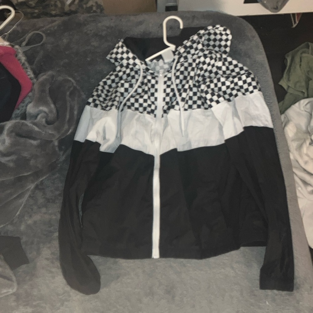 Brand: No Boundaries Size:XL-XG (15-17)